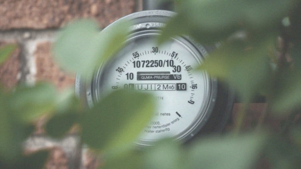 Jak obliczyć rachunek za wodę? Praktyczny poradnik i wskazówki