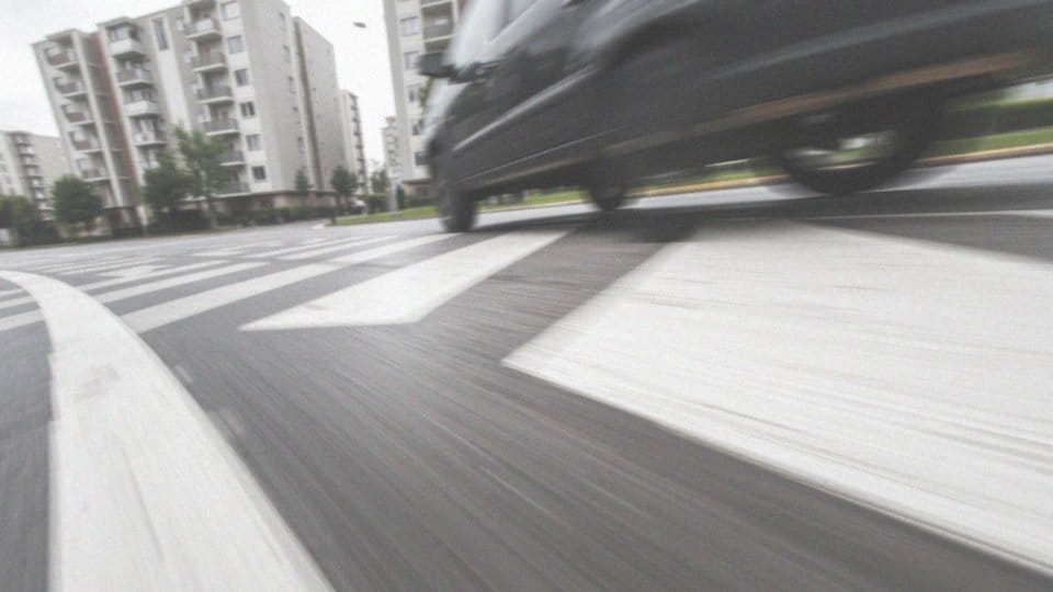 Wyprzedzanie na pasach – wysokie mandaty i konsekwencje karne